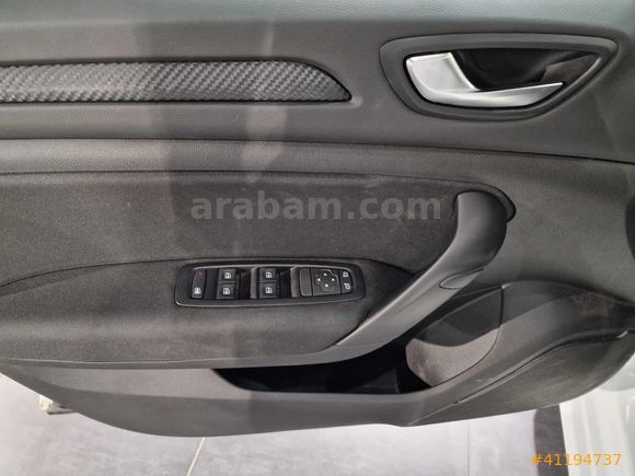 Mais İzmir Şube 2025 Megane Sedan 1.3 TCe Touch EDC