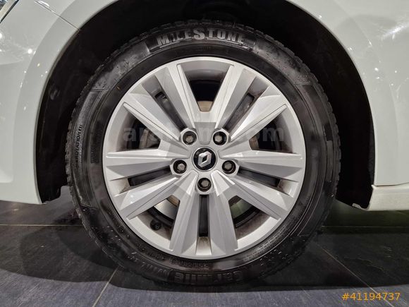 Mais İzmir Şube 2025 Megane Sedan 1.3 TCe Touch EDC