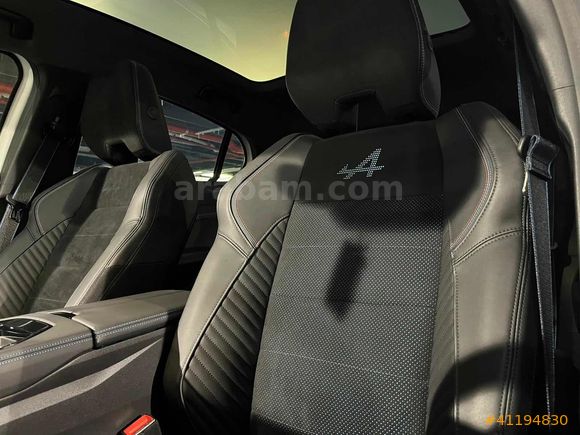 MAİS İZMİR Rafale 1.2 e-Tech Esprit Alpine Saten Beyaz