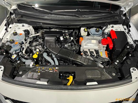 MAİS İZMİR Rafale 1.2 e-Tech Esprit Alpine Saten Beyaz