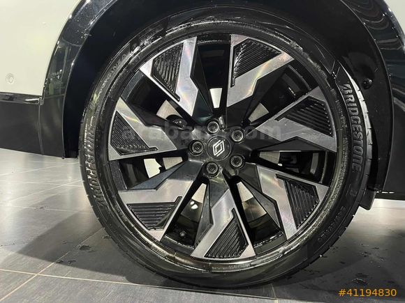 MAİS İZMİR Rafale 1.2 e-Tech Esprit Alpine Saten Beyaz