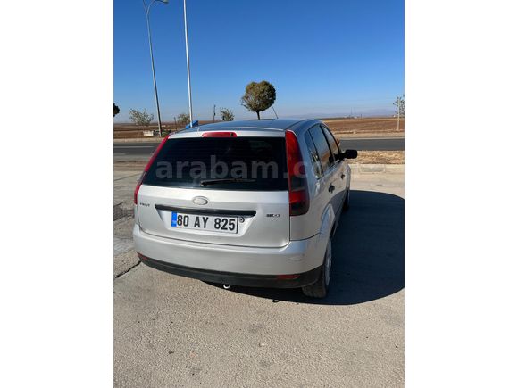 Sahibinden Ford Fiesta 1.4 TDCi Comfort 2005 Model  299.000 km Gri