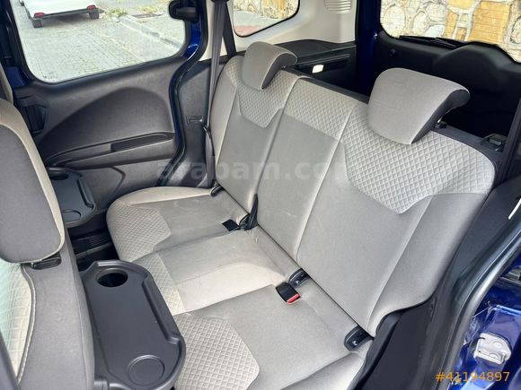 BARANLAR MOTORS DAN 2017 MODEL TİTANİUM FORD COURİER