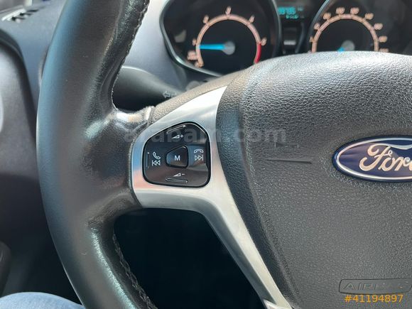BARANLAR MOTORS DAN 2017 MODEL TİTANİUM FORD COURİER