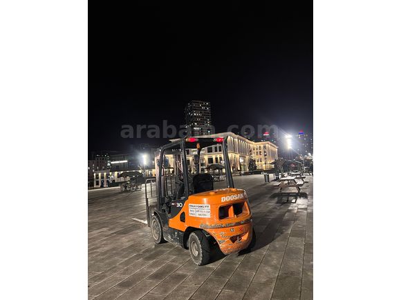 UZUN-KISA DÖNEM PLATFORM KİRALAMA ( Forklift , Manlift ,Vinç)