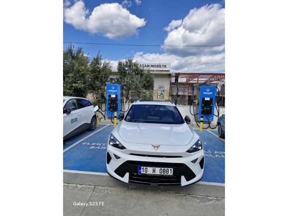 Hatasız vzline 2025 360 kamera sesistemi 2 bin km sıfır atarında garaj arabası
