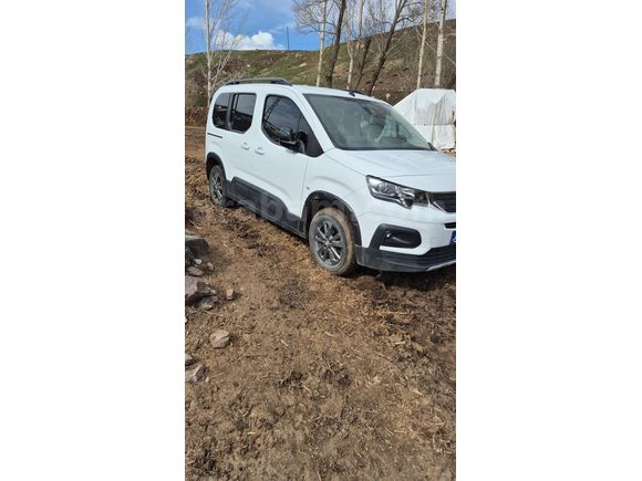 Sahibinden Peugeot Rifter 1.5 BlueHDI Plus Allure 2022 Model
