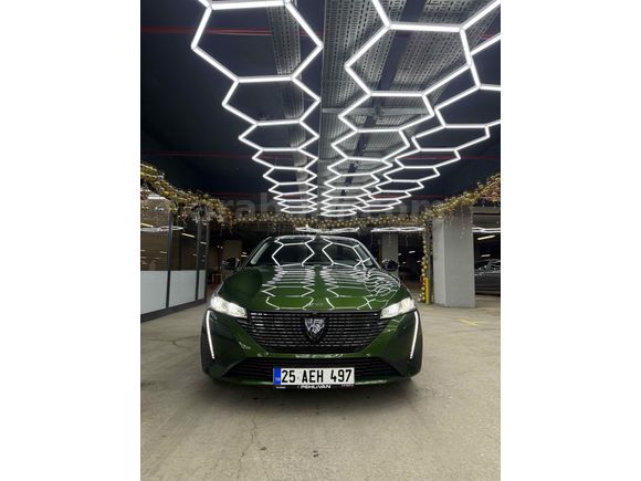 Sahibinden Peugeot 308 1.2 PureTech Allure 2022 Model  44.100 km Yeşil (metalik)