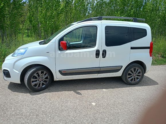 Sahibinden Fiat Fiorino Combi 1.3 Multijet 100. Yıl Özel Seri 2023 Model  33.000 km hatasız.