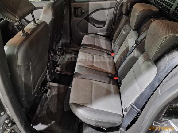 MAİS İZMİR Renault Kangoo Multix 1.3 Tce Iconic EDC