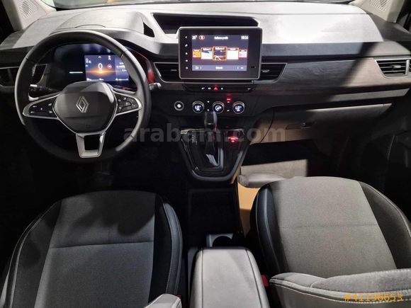 MAİS İZMİR Renault Kangoo Multix 1.3 Tce Iconic EDC