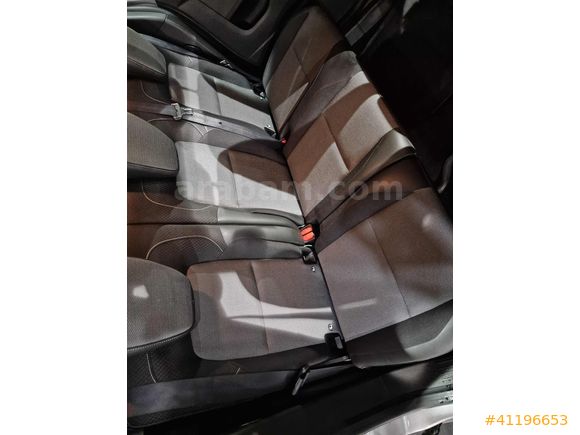 MAİS İZMİR Renault Kangoo Multix 1.3 Tce Iconic EDC