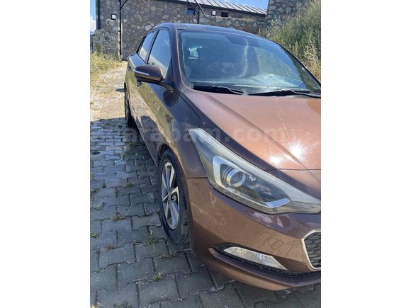 Sahibinden Hyundai i20 1.4 CRDi Style 2014 Model 