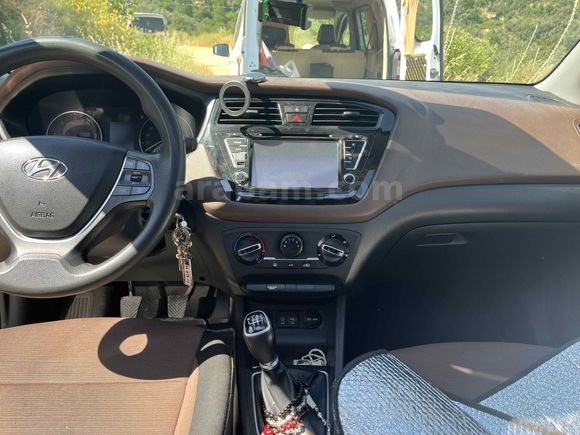 Sahibinden Hyundai i20 1.4 CRDi Style 2014 Model 