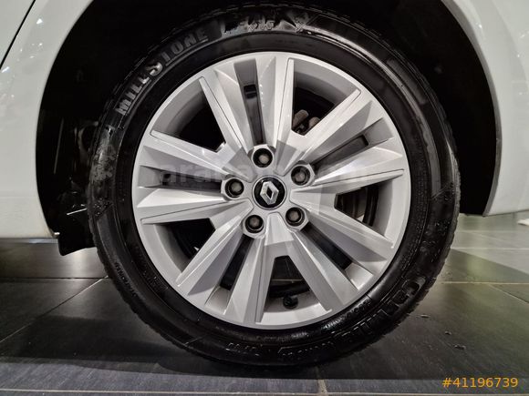 MAİS İZMİR Renault Megane Sedan 1.3 TCe Touch EDC