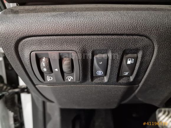 MAİS İZMİR Renault Megane Sedan 1.3 TCe Touch EDC