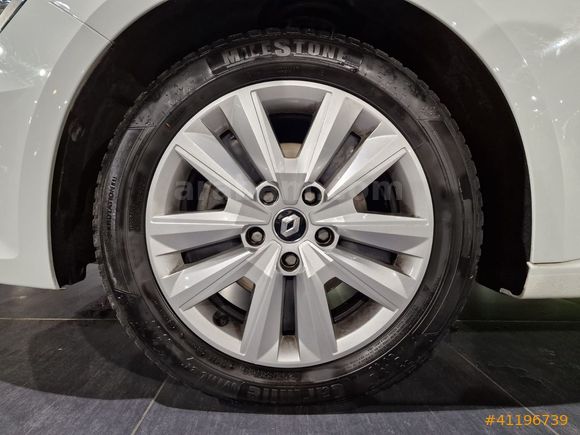 MAİS İZMİR Renault Megane Sedan 1.3 TCe Touch EDC