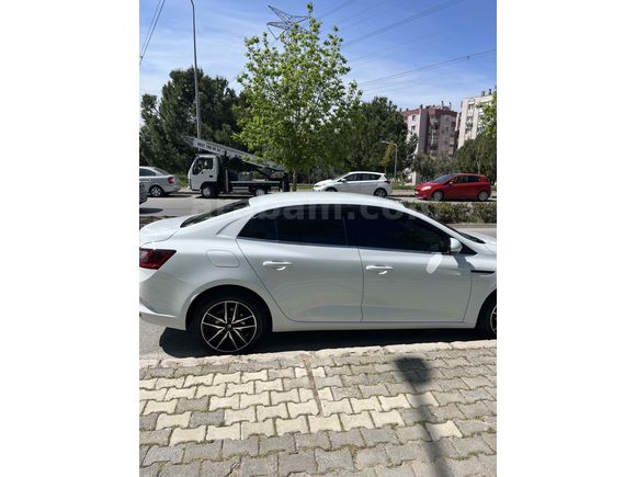 Sahibinden Renault Megane 1.3 TCe Joy 2021 Model 