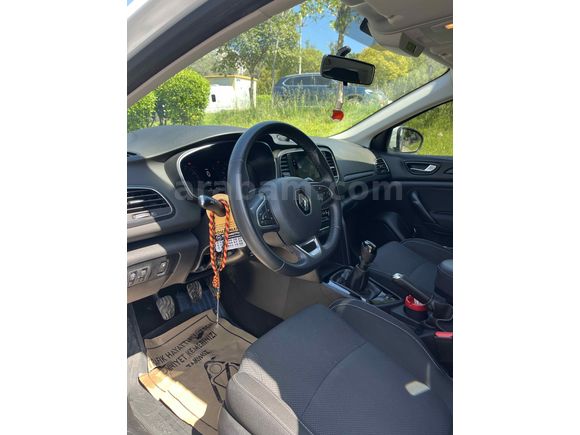 Sahibinden Renault Megane 1.3 TCe Joy 2021 Model 