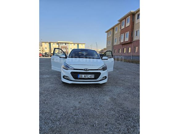 Sahibinden Hyundai i20 1.4 MPI Style 2017 Model Erzincan 130.000 km Beyaz
