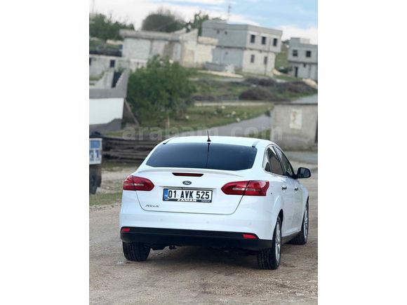 Sahibinden Ford Focus 1.5 TDCi Style 2015 Model  247.000 km Beyaz