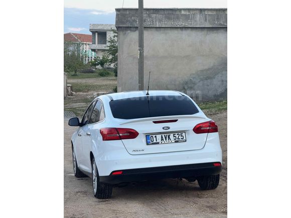 Sahibinden Ford Focus 1.5 TDCi Style 2015 Model  247.000 km Beyaz