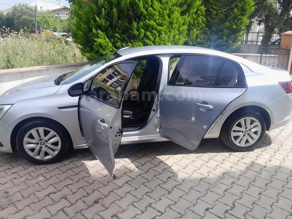 Sahibinden Renault Megane 1.3 TCe Joy 2022 Model