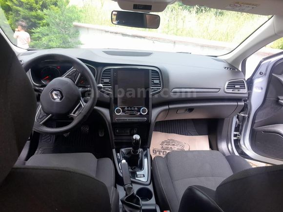 Sahibinden Renault Megane 1.3 TCe Joy 2022 Model