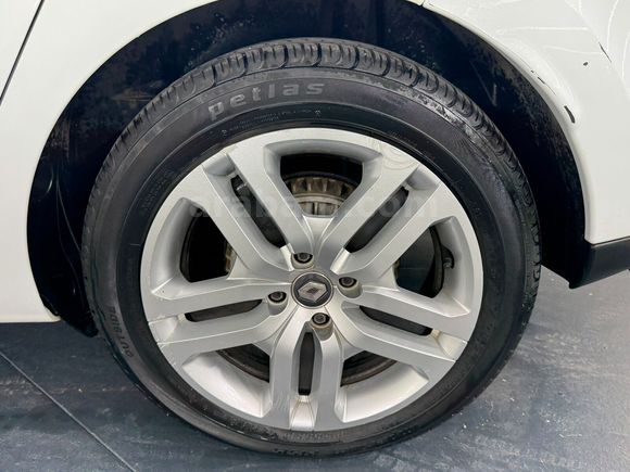 Renault Yetkili Bayi Günerlerden Hatasız Clio Joy Ekranlı