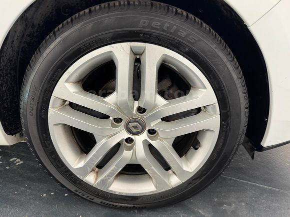 Renault Yetkili Bayi Günerlerden Hatasız Clio Joy Ekranlı