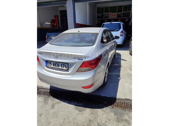 Sahibinden Hyundai Accent Blue 1.6 CRDI Mode 2012 Model