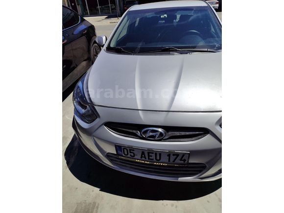 Sahibinden Hyundai Accent Blue 1.6 CRDI Mode 2012 Model