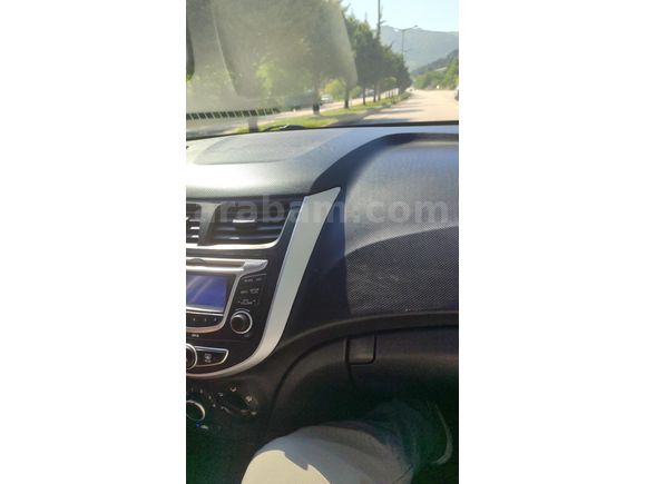 Sahibinden Hyundai Accent Blue 1.6 CRDI Mode 2012 Model