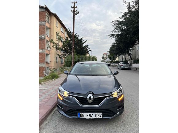 Sahibinden Renault Megane 1.3 TCe Touch 2023 Model 