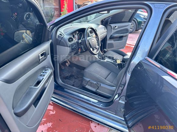ÇAĞLAYAN OTOMOTİV'DEN 2011 FORD FOCUS 1.6 TDCİ TİTANİUM 110 HP