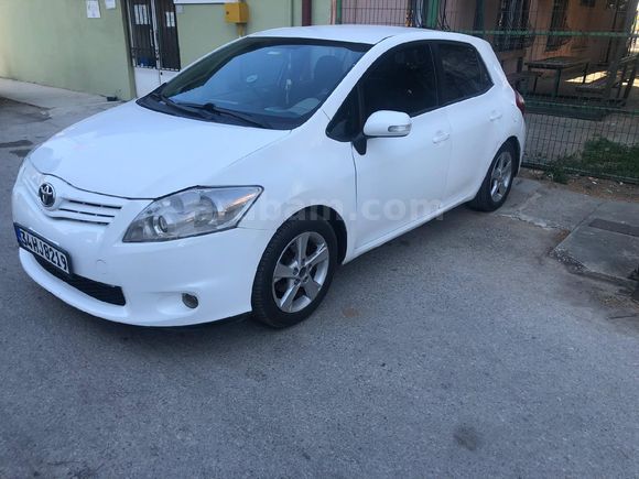Sahibinden Toyota Auris 1.4 D-4D Comfort Extra 2012 Model