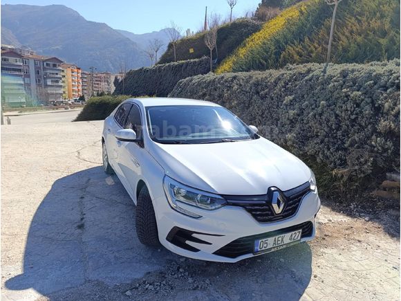 Sahibinden Renault Megane 1.3 TCe Joy Comfort 2021 Model  114.000 km Beyaz