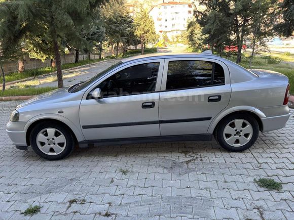 2006 model Opel astra