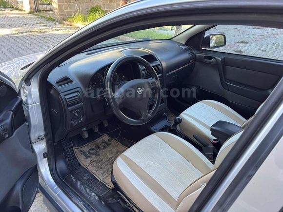 2006 model Opel astra