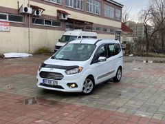 Galeriden Ford Tourneo Courier 1.5 TDCi Delux 2023 Model Van