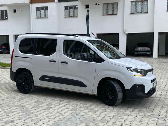 Galeriden Citroen Berlingo 1.5 BlueHDI Feel Bold 2025 Model Van