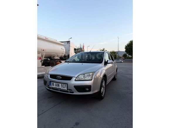 TEMİZ OTOMATİK FORD FOCUS 2