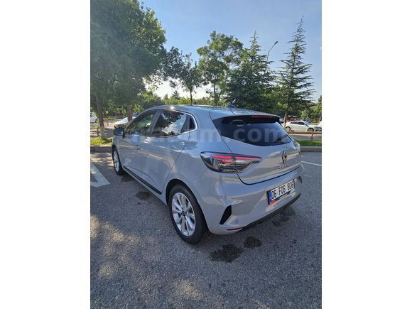 2025 Clio Evolution | 9.000 Km | Kaya Gri | Hatasız | Garantili | Ek Donanımlı