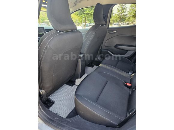 2025 Clio Evolution | 9.000 Km | Kaya Gri | Hatasız | Garantili | Ek Donanımlı