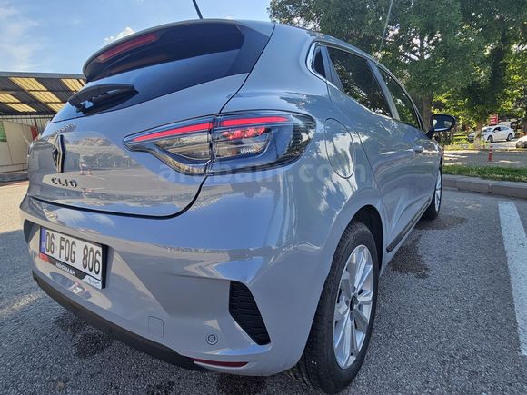 2025 Clio Evolution | 9.000 Km | Kaya Gri | Hatasız | Garantili | Ek Donanımlı