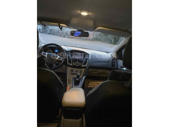 Sahibinden Ford Focus 1.6 TDCi Style 2011 Model  220000km Beyaz