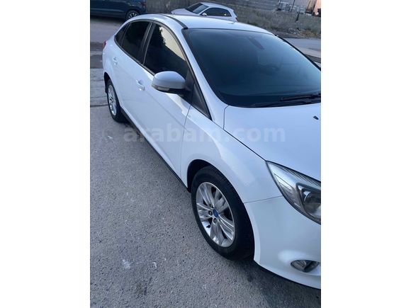 Sahibinden Ford Focus 1.6 TDCi Style 2011 Model  220000km Beyaz