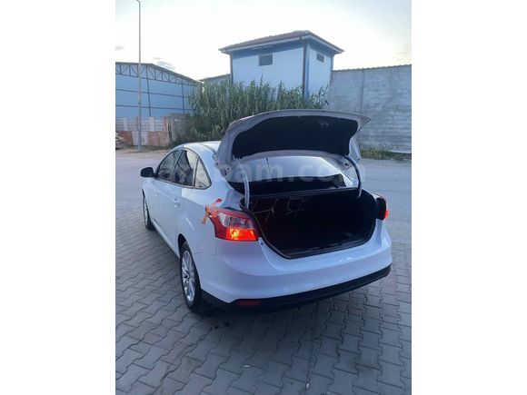 Sahibinden Ford Focus 1.6 TDCi Style 2011 Model  220000km Beyaz