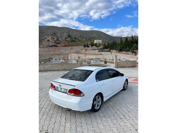 Sahibinden Honda Civic 1.6i VTEC Elegance 2011 Model