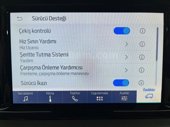 otomobil Ford Tourneo Courier 1.5 EcoBlue Deluxe